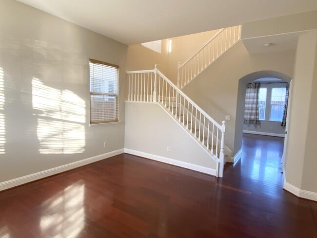 Building Photo - 2774 Gilham Ct
