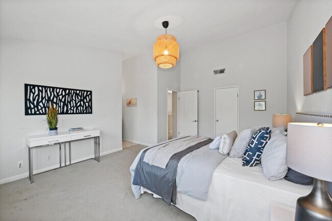 Building Photo - 1545 Camden Village Cir