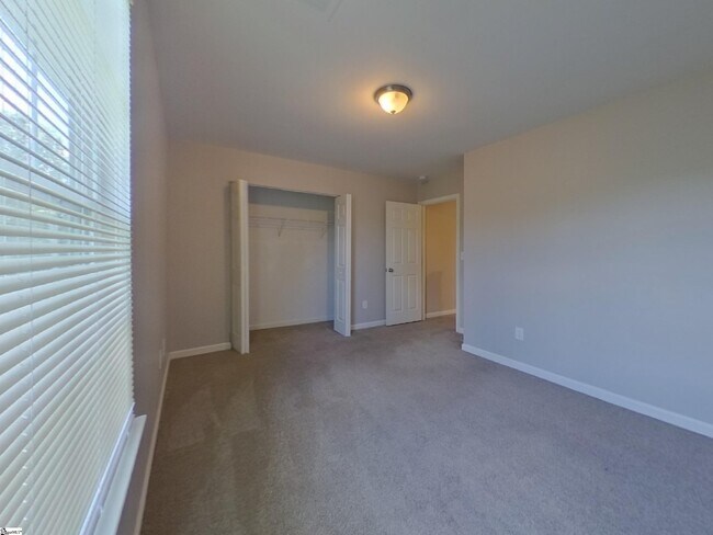Building Photo - 1 Ridgeleigh Way