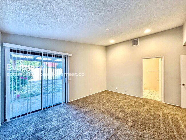 Building Photo - 33892 Sky Blue Water Trail