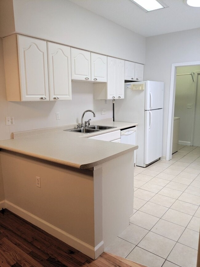 Building Photo - Rental-Beautiful West Asheville Home! **UTILITES INCLUDED**