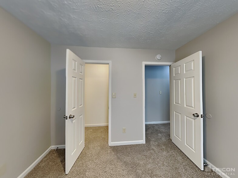 Building Photo - 151 Chantilly Ln