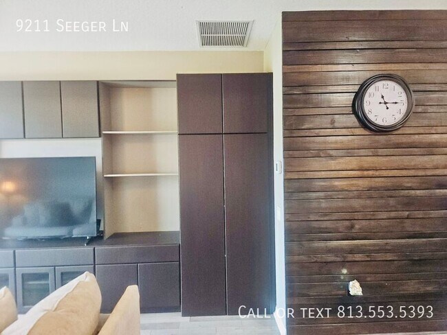 Building Photo - 9211 Seeger Ln