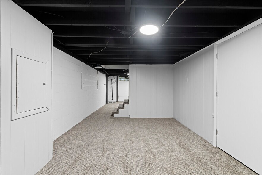 Building Photo - 986 Loretta Ave