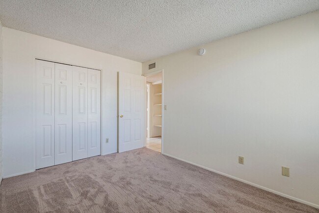 Building Photo - Cozy East Tucson 3-Bedroom with Private Ya...