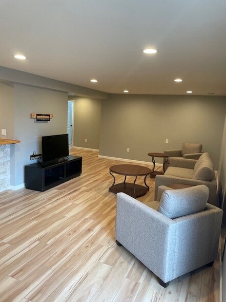 Building Photo - 100 Tara Ridge Ct