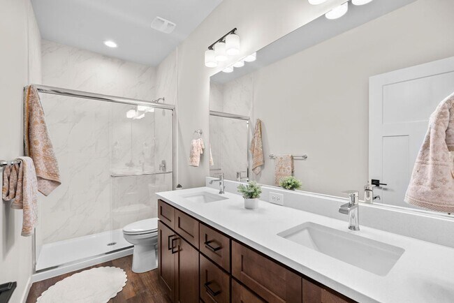Building Photo - Luxury Living Off Appleway Trial Brand New...