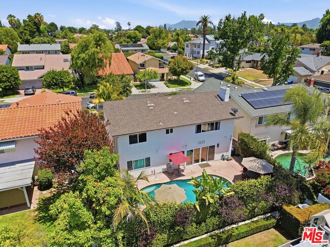 Building Photo - 5507 Bluebell Ave
