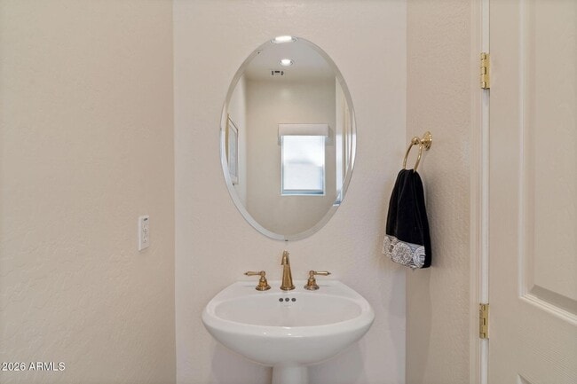 Building Photo - 20802 N Grayhawk Dr