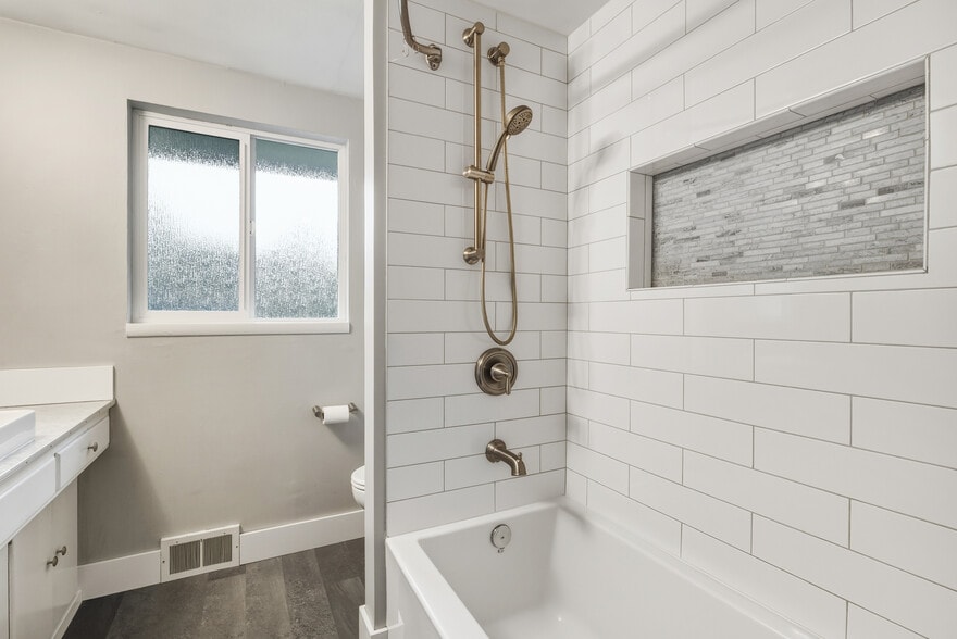 Building Photo - 19515 Fremont Ave N