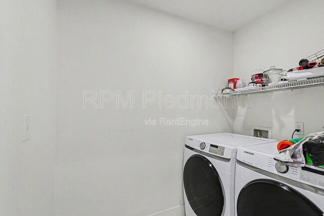 Building Photo - 1326 Blvd Lorraine SW