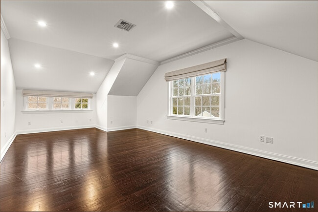 Building Photo - 93 Mansfield Ave