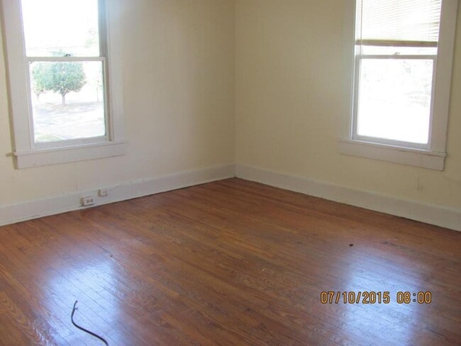 Building Photo - 305 Ebenezer Ave