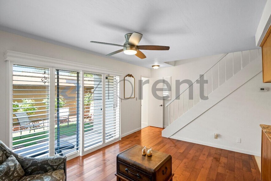 Building Photo - Unit
