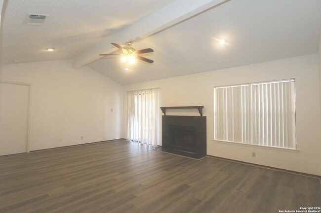 Building Photo - 6943 Sunshine Tree Dr