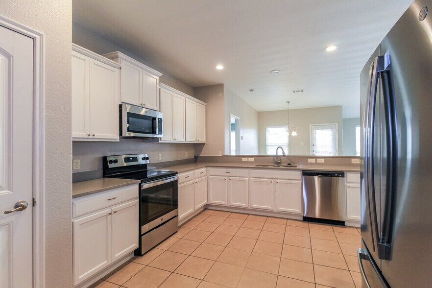 Building Photo - 1813 Cedar Wood Trail