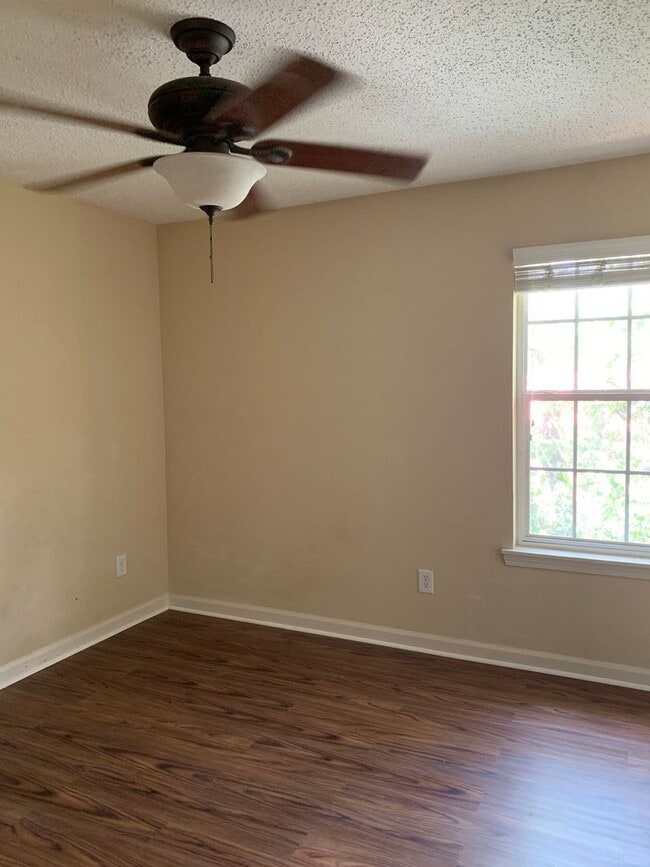 Building Photo - Condo for rent in Hoover