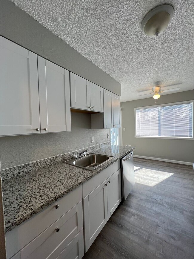 Building Photo - Treecrest 162nd