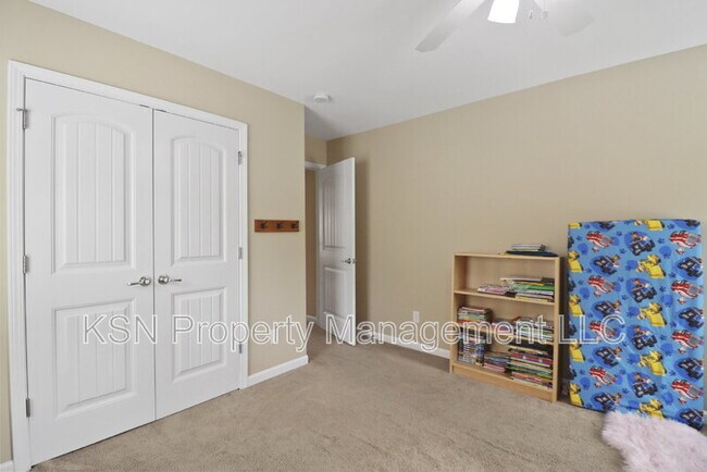 Building Photo - 144 Tahoe Dr