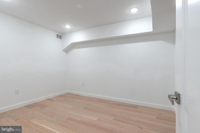 Building Photo - 850 N 19th St
