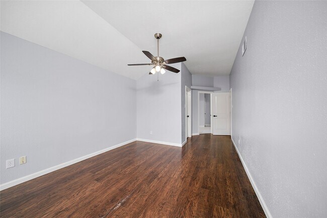 Building Photo - 21627 Park Brook Dr