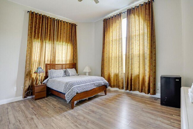 Building Photo - 14094 43rd Rd N