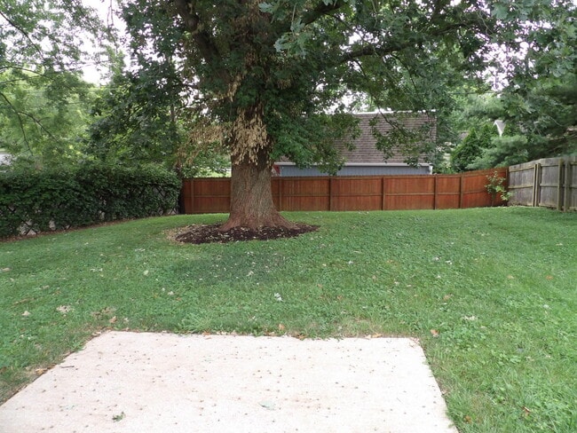 Building Photo - 286 Zandale Dr