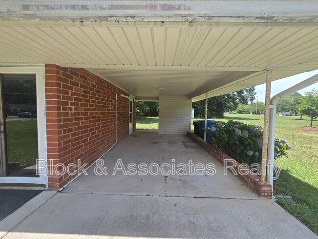 Building Photo - 506 Eden Terrace