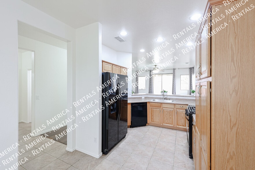Building Photo - 17321 N 167th Dr
