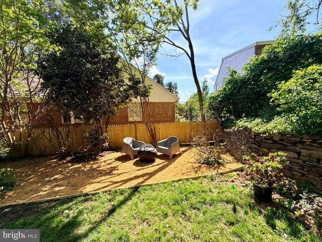 Building Photo - 5015 Fulton St NW