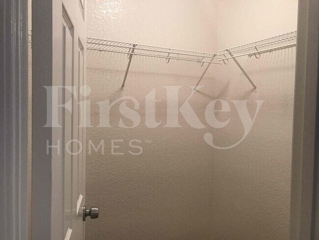 Building Photo - 8334 W Hughes Dr