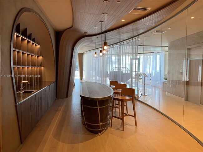 Building Photo - 1000 Brickell Plaza