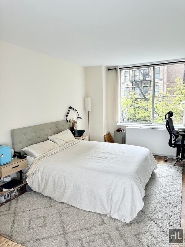 Building Photo - 220 EAST 65 STREET