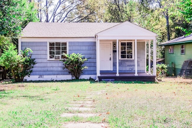 Building Photo - 2BR Cozy Ensley Home