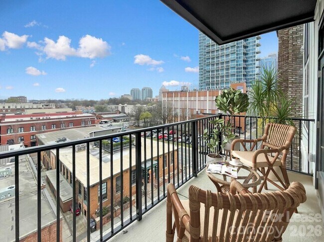 Building Photo - 500 W Trade St