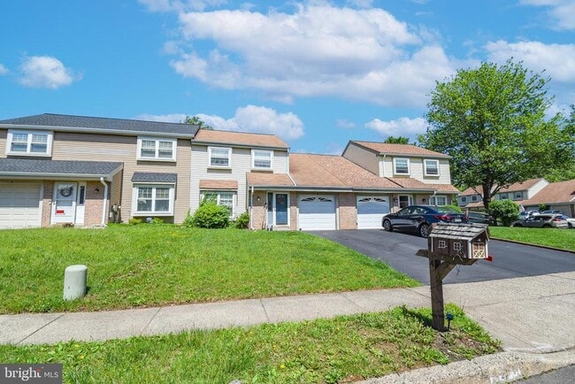 Building Photo - 4 Beaver Hill Rd