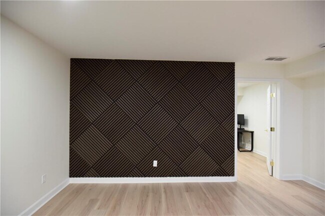 Building Photo - 1805 Kingsbridge Ct