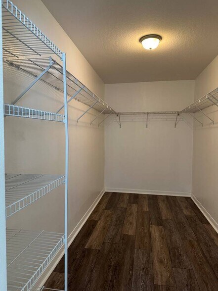 Building Photo - 1535 Heartwellville St NW