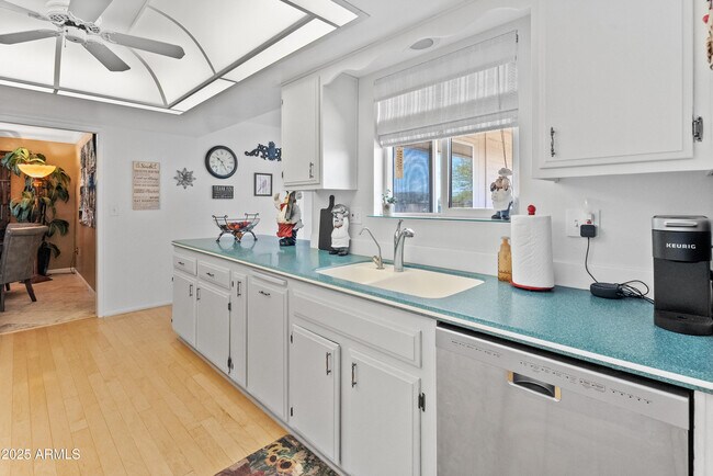 Building Photo - 10229 W Bolivar Dr