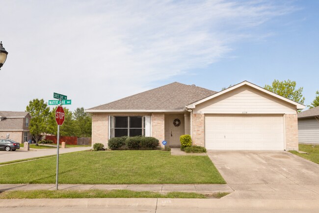 Building Photo - 1118 Water Oak Way