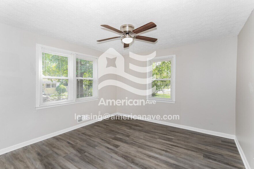 Building Photo - 2210 Tudor Dr