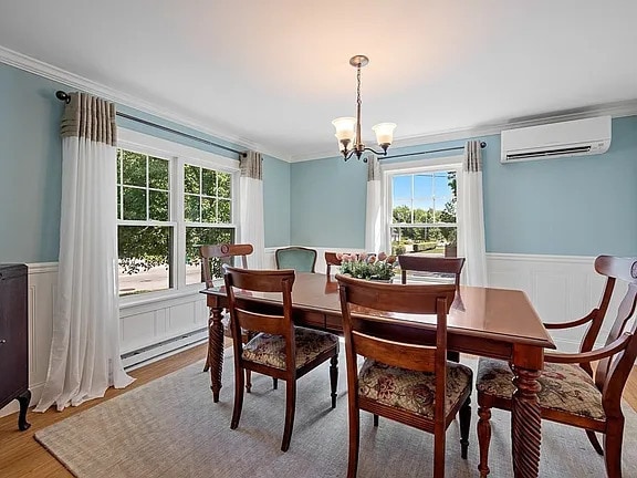 Building Photo - Welcome to the home of your dreams! This g...