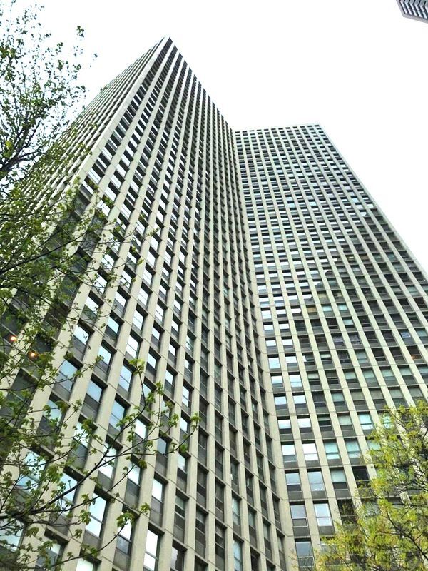 Building Photo - 2626 N Lakeview Ave