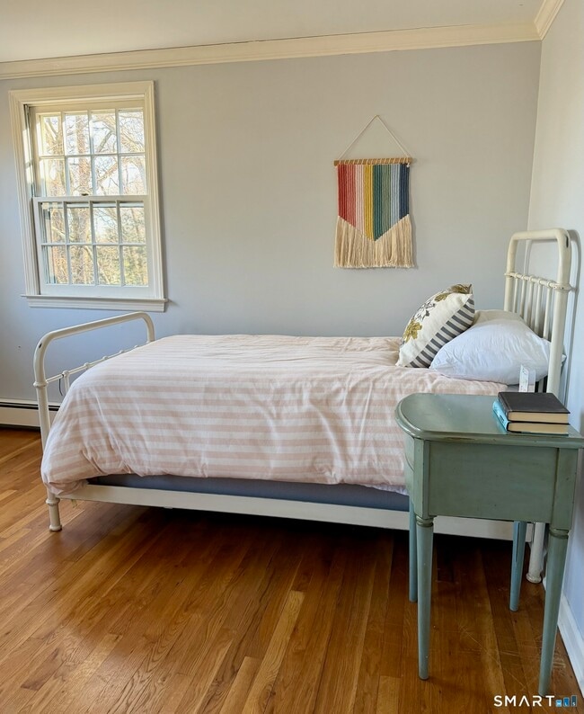 Building Photo - 25 Deacons Ln