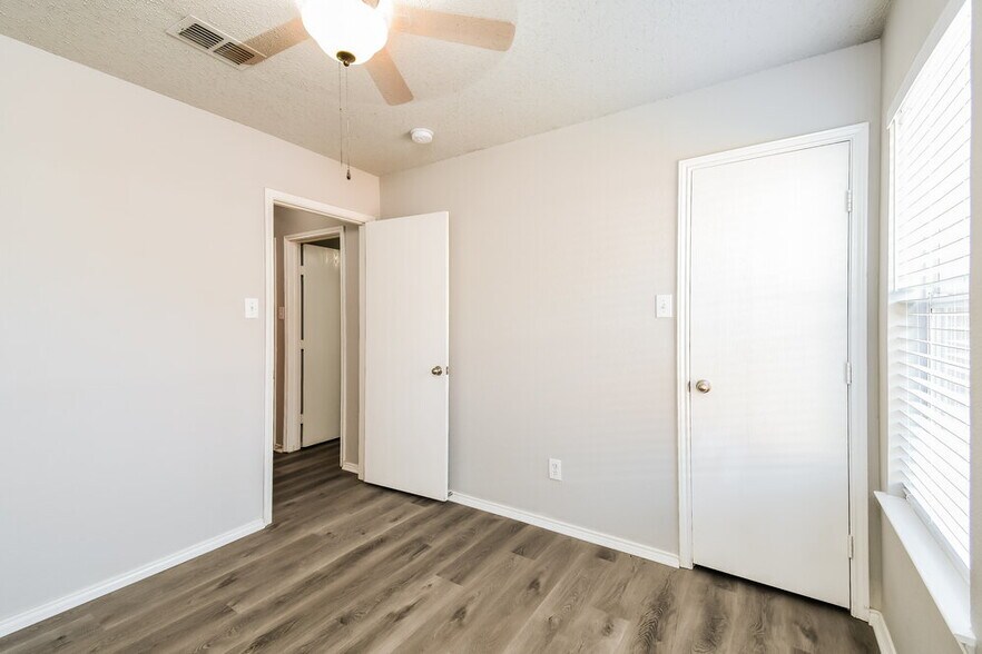 Building Photo - 1041 Stockton Dr