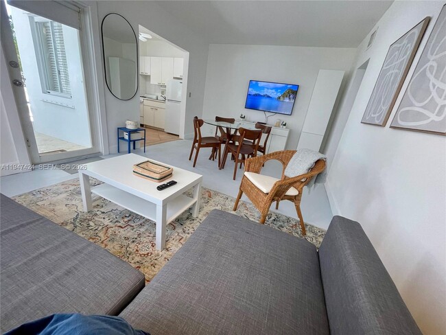 Building Photo - 8036 Harding Ave