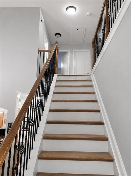 Building Photo - 1655 Township Cir