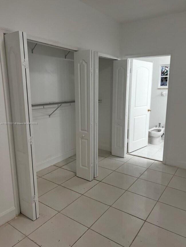 Building Photo - 13941 SW 13th St