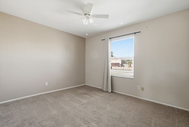 Building Photo - Mesa 4 Bed Single-Level Home • 2,044 Sq Ft • Oversized Yard • Stapley & McKellips