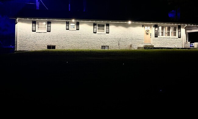Building Photo - 1222 Hyatt Creek Rd